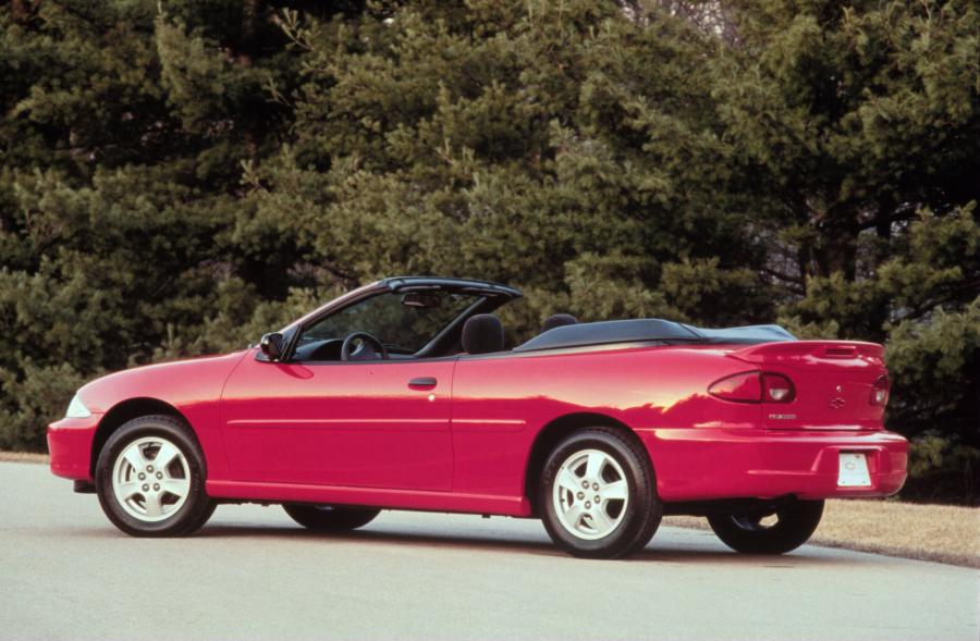  Chevrolet Cavalier Convertible 2000 года  (фото 3 из 3)